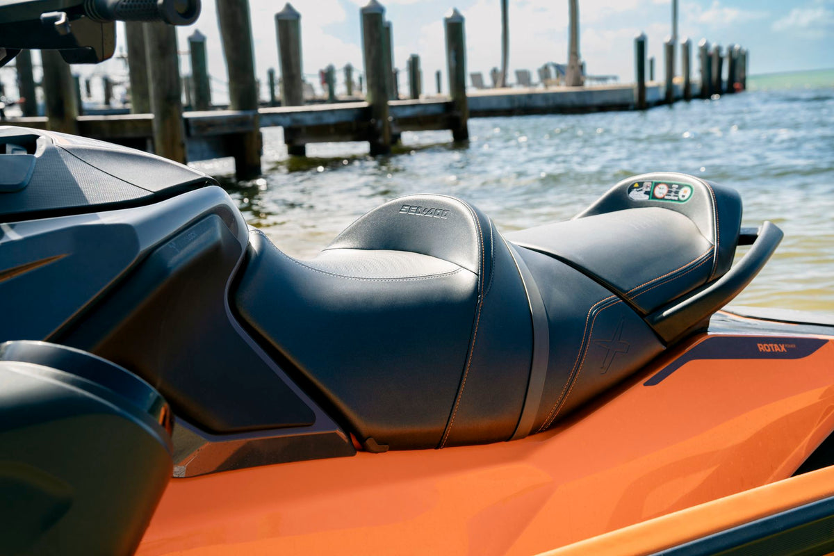 Sea-Doo RXT-X 350 Modell 2027 – Solar Orange Metallic Premium