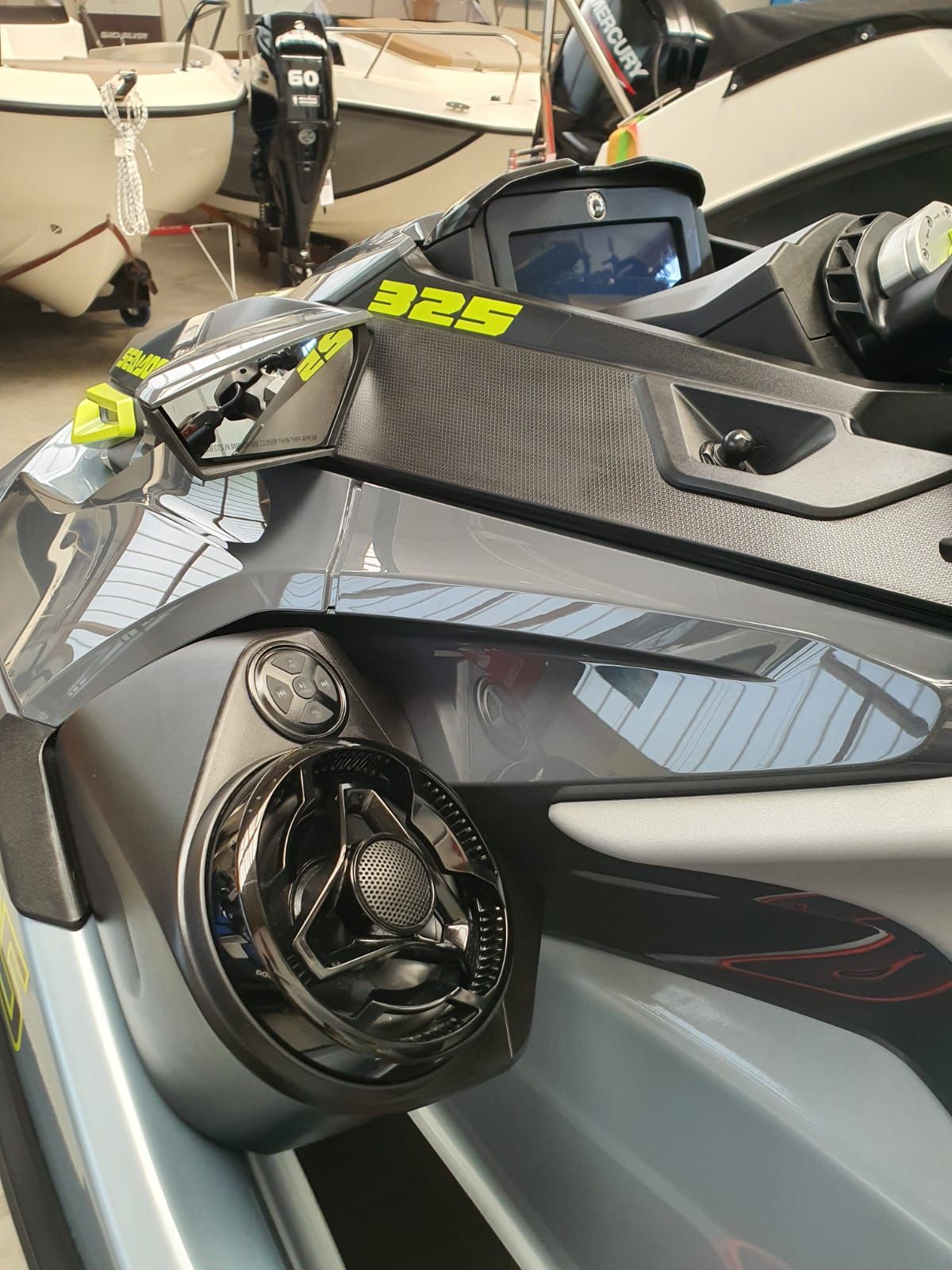 SeaDoo RXT-X 325 Audio Jetski Modell 2025  inkl. Anhänger - 32 Betriebsstunden