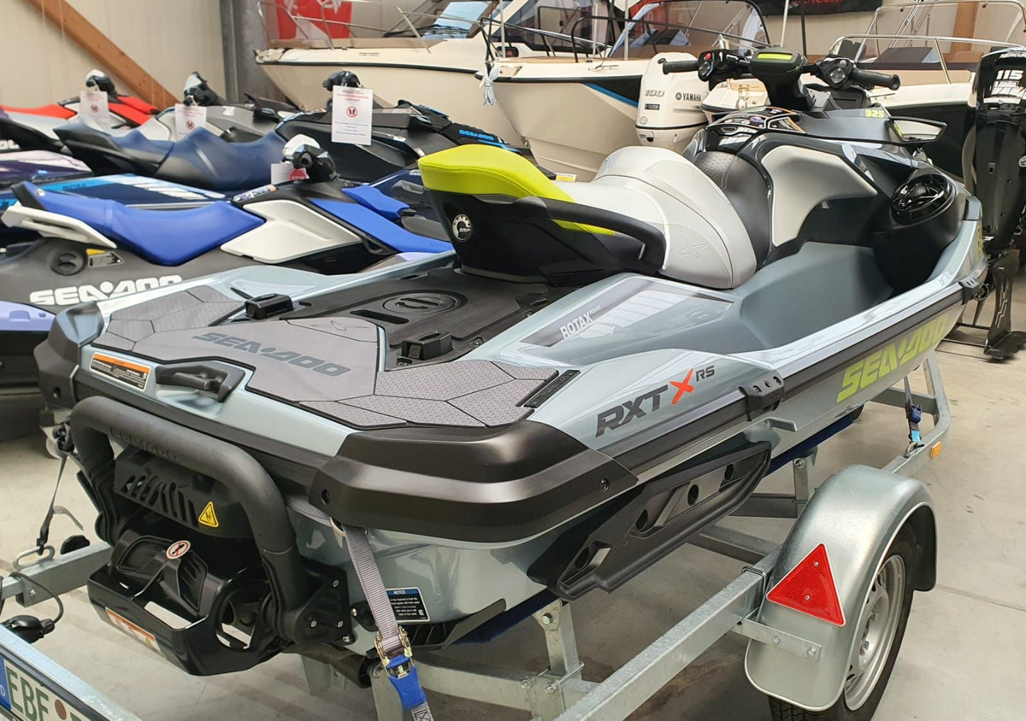 SeaDoo RXT-X 325 Audio Jetski Modell 2025  inkl. Anhänger - 32 Betriebsstunden
