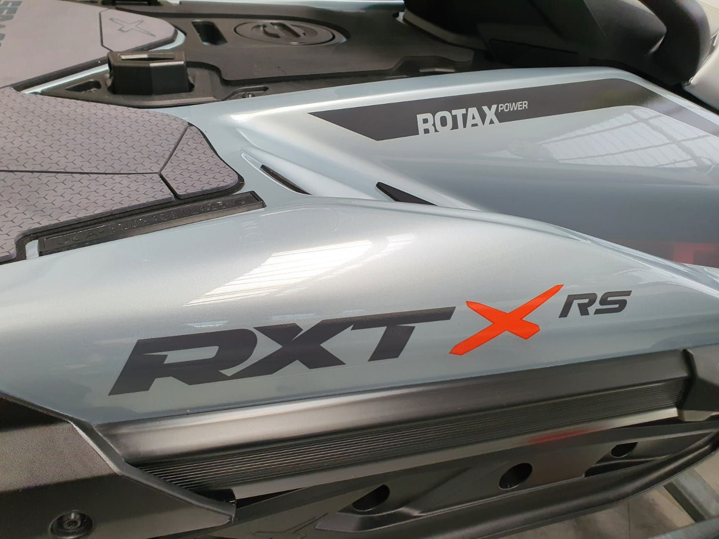 SeaDoo RXT-X 325 Audio Jetski Modell 2025  inkl. Anhänger - 32 Betriebsstunden
